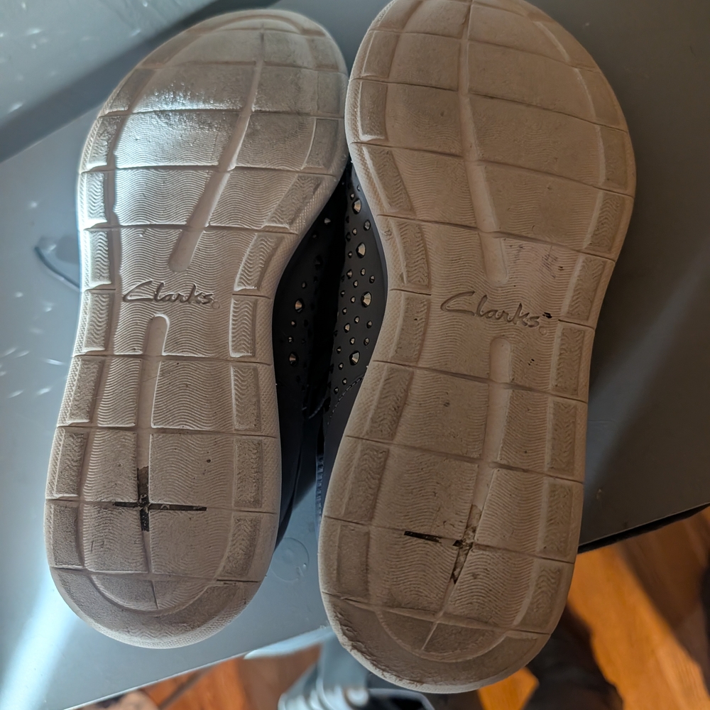 Cloudsteppers by Clarks Gray Sneakers - Picture 3 of 5